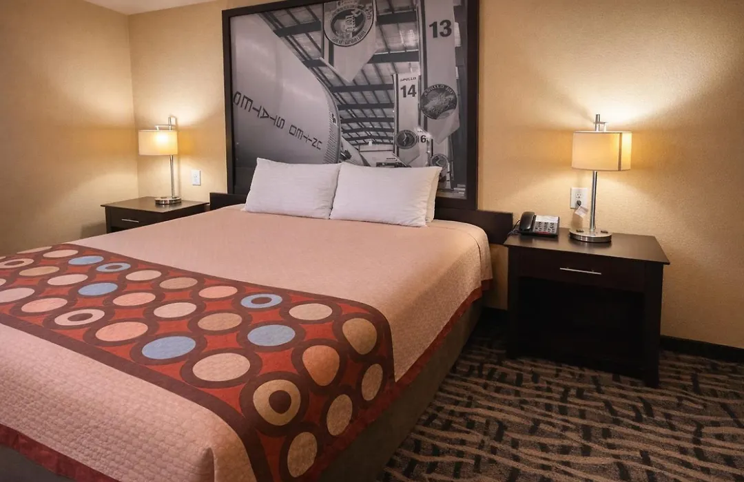 Super 8 By Wyndham Pasadena-1