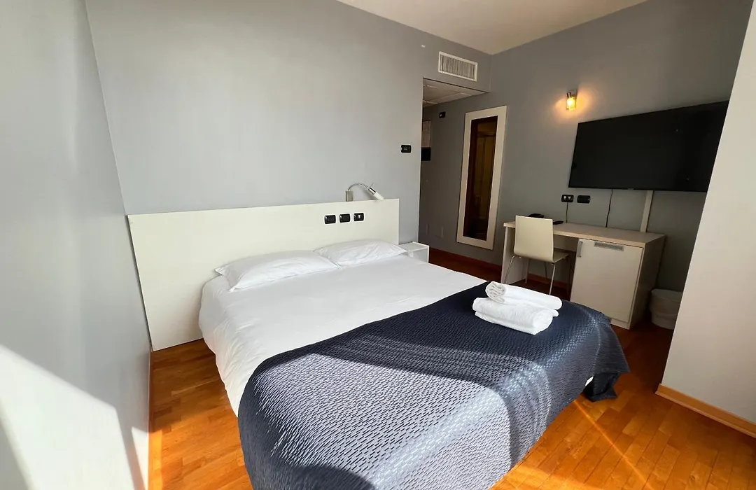Master Hotel-1