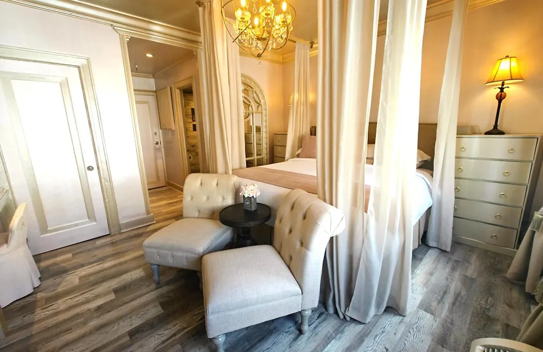 Hemingway Suites At Palm Beach Hotel Island-1