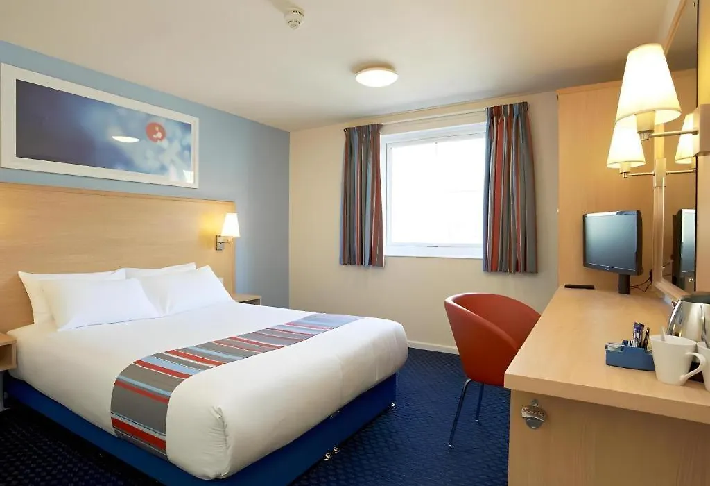Travelodge Glasgow Airport-1