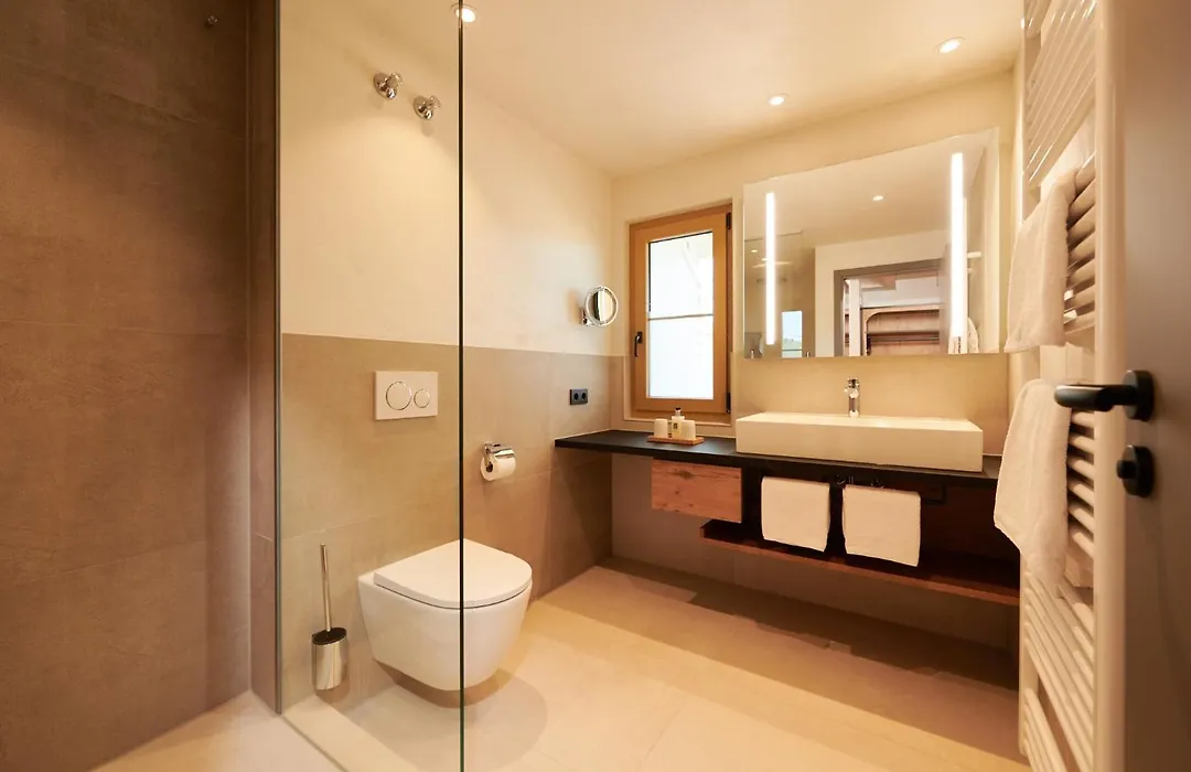 Landhotel Haringerhof mit Saunawelt und Naturbadeteich-1