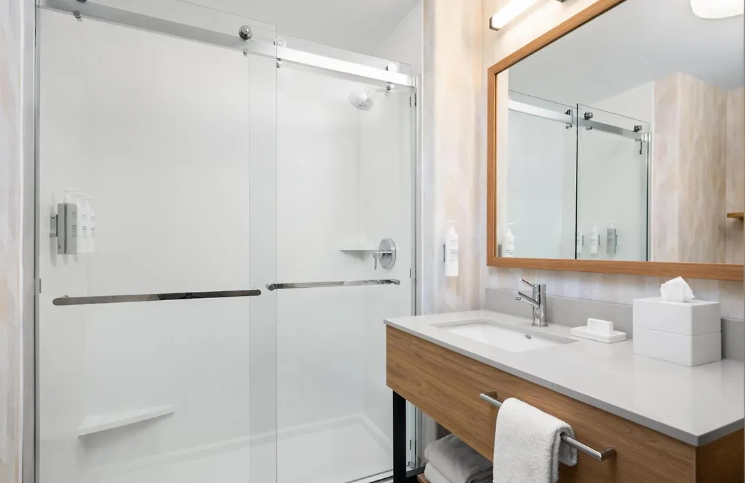 Hampton Inn & Suites Ontario-1