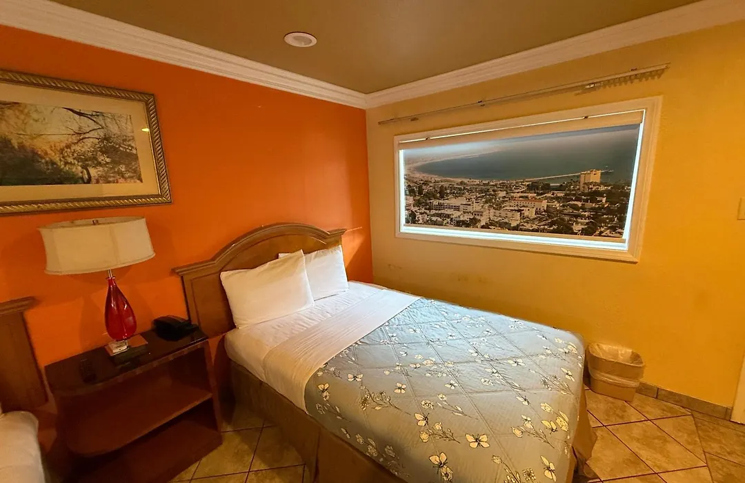 Bayshore Inn Ventura-1