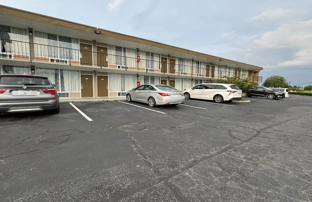 Days Inn By Wyndham Goldsboro-1