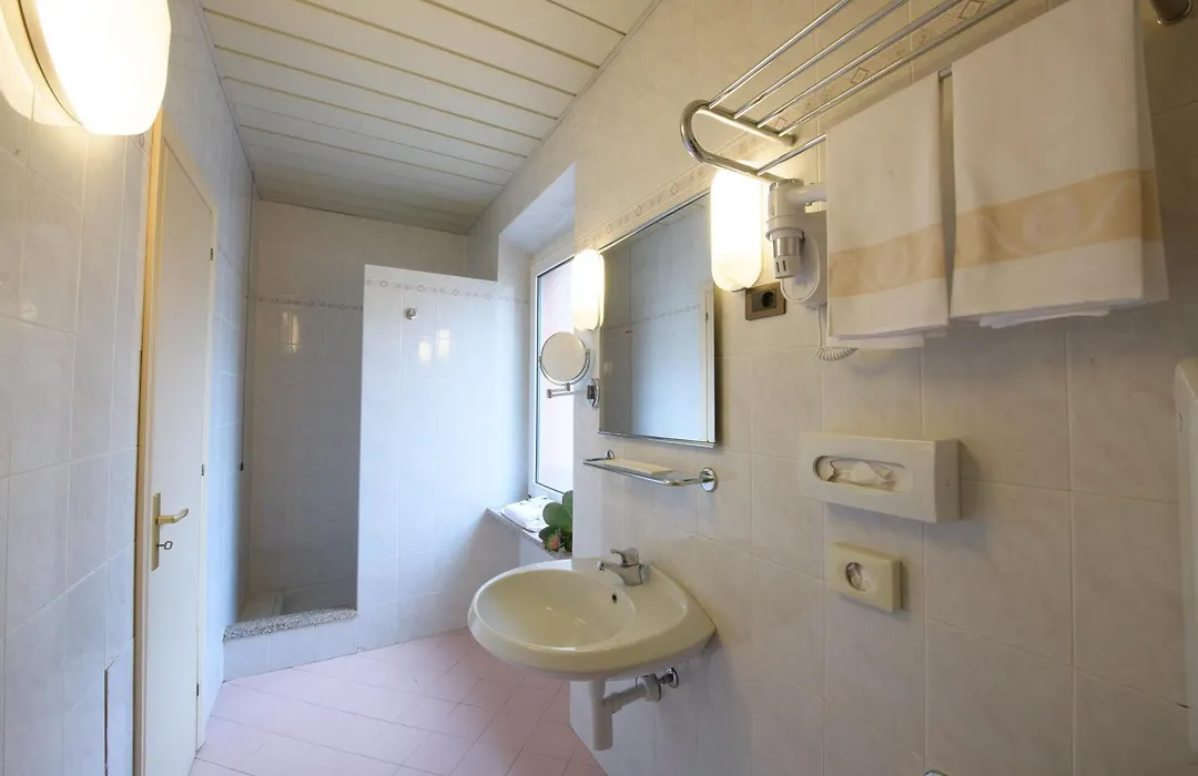 Hotel Button-1