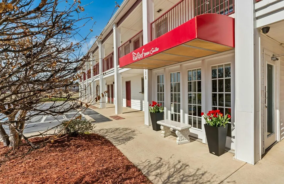 Red Roof Inn & Suites Wilson-1