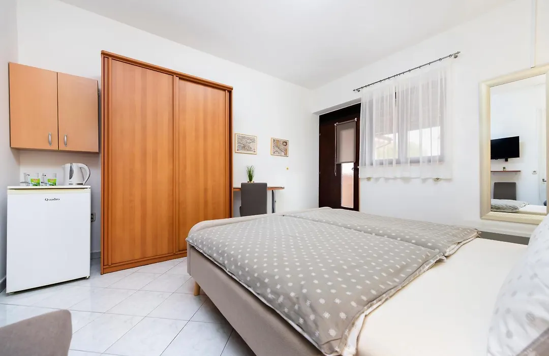 Apartments Erik B&B Adults Only-1