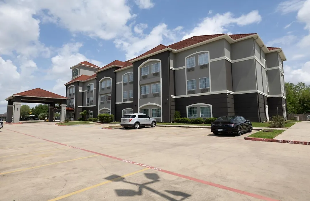 La Quinta By Wyndham Pearland-1