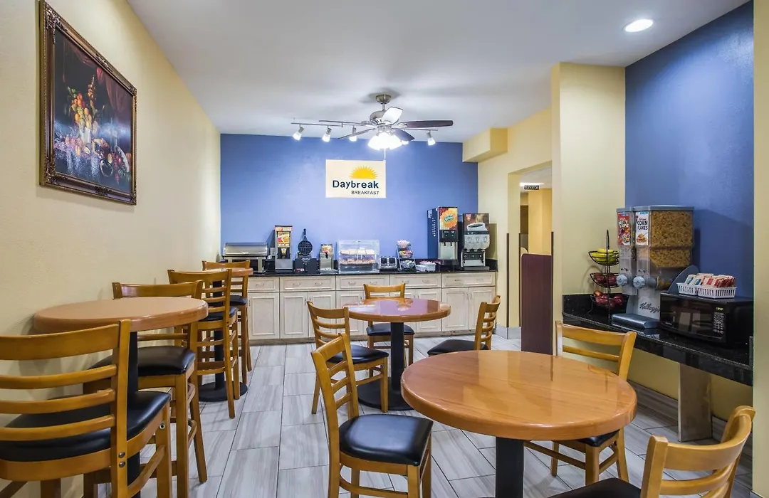 Days Inn & Suites By Wyndham Augusta Near Fort Eisenhower-1