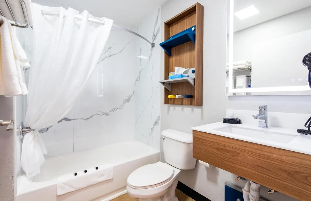 Microtel Inn & Suites By Wyndham London-1