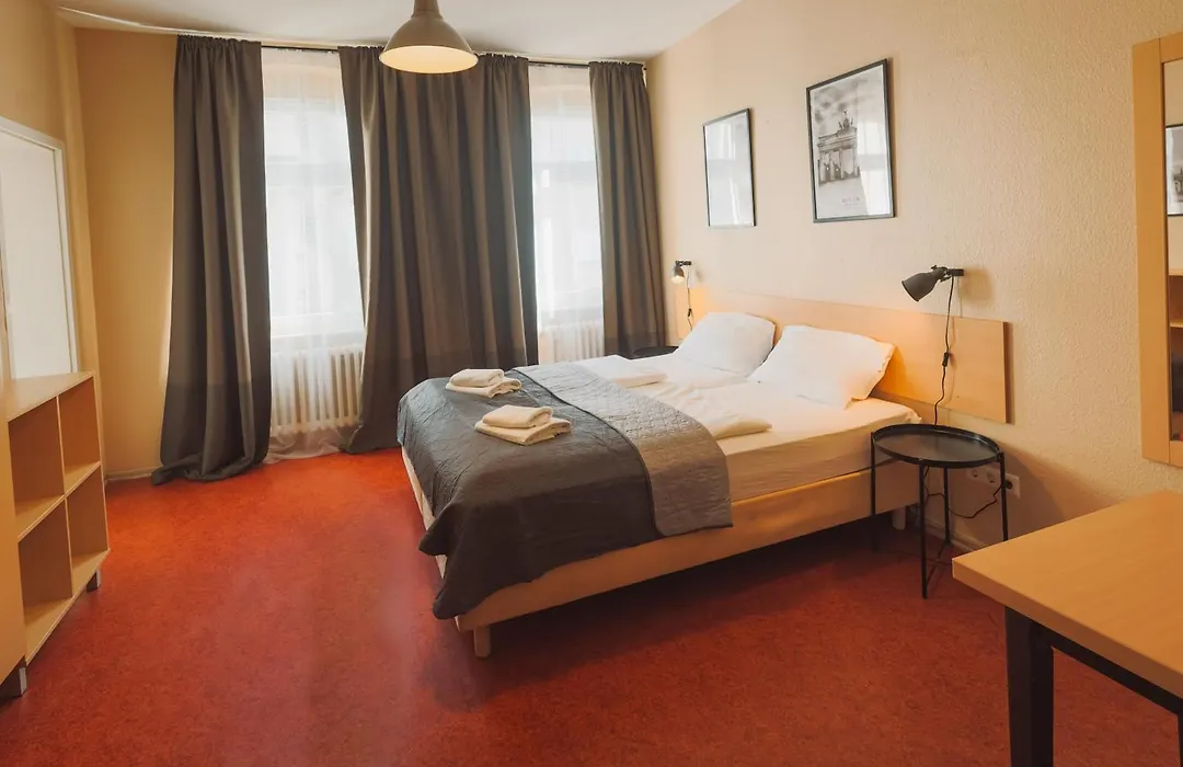 Happy Hotel Berlin-1