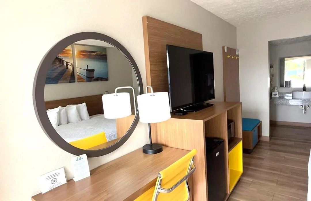 Days Inn By Wyndham Frankfort-1