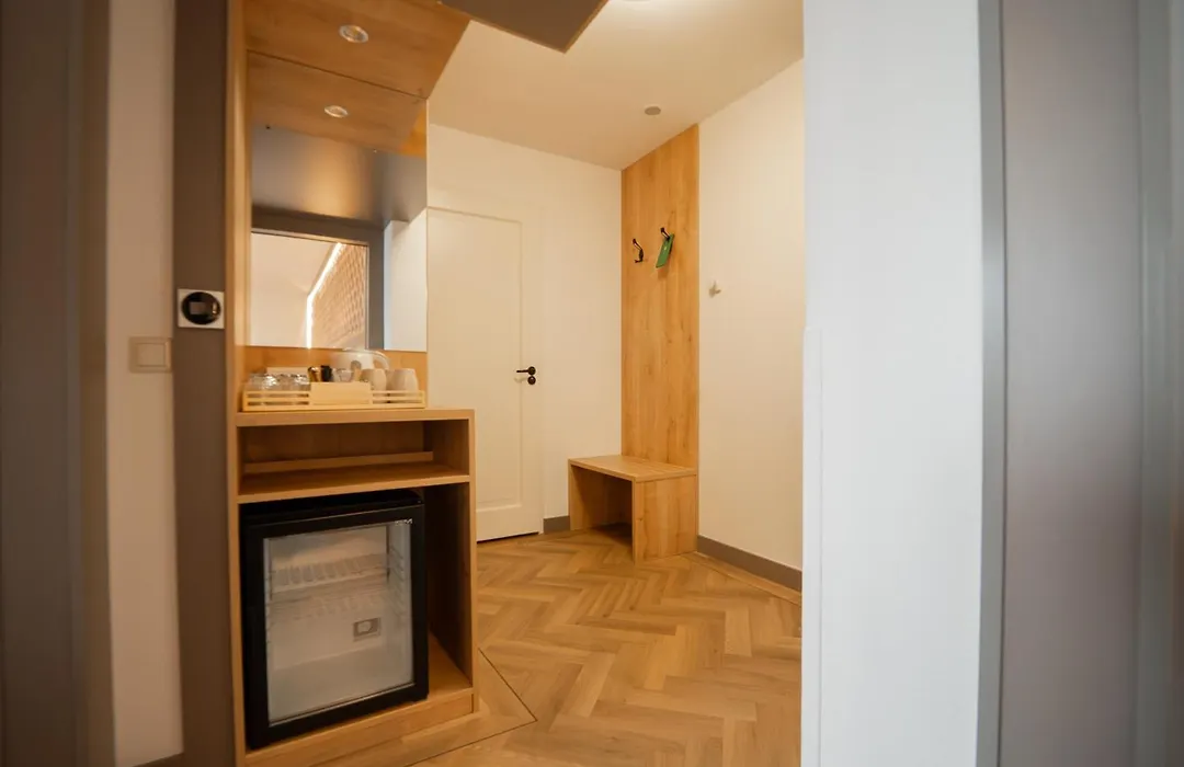 Art Hotel Rotterdam-Fully Renovated-1