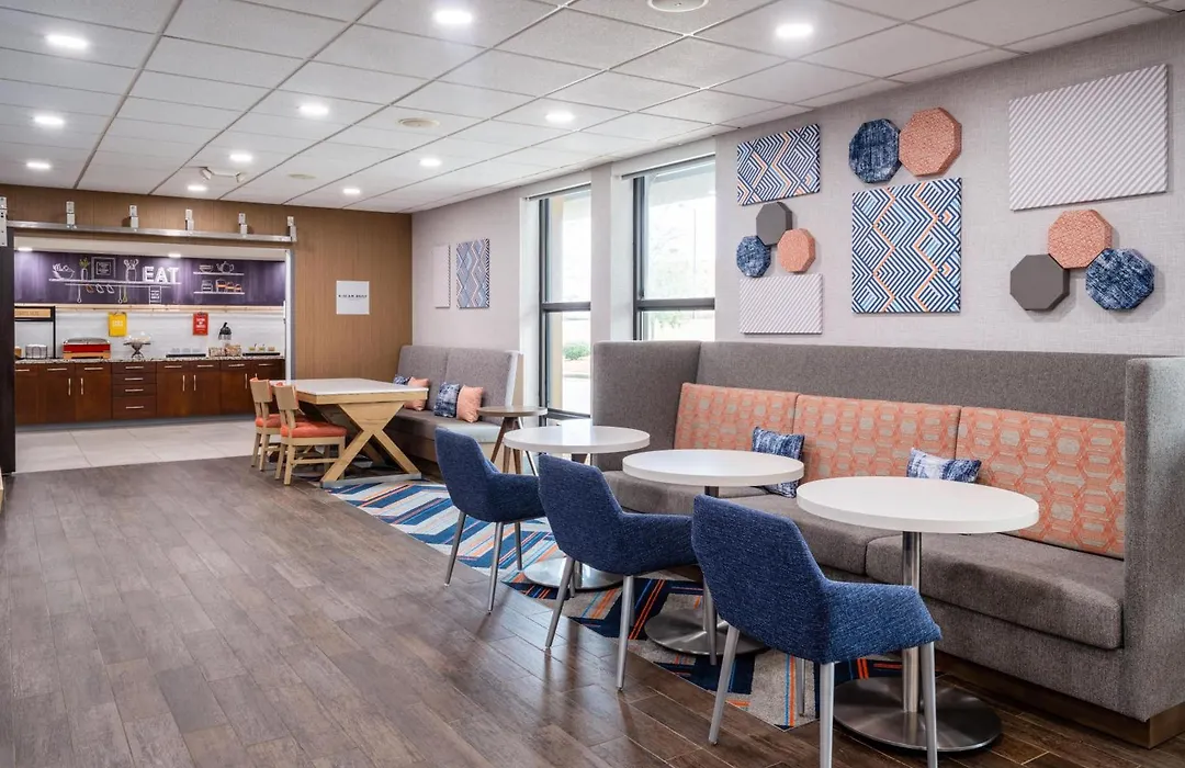 Hampton Inn Auburn-1