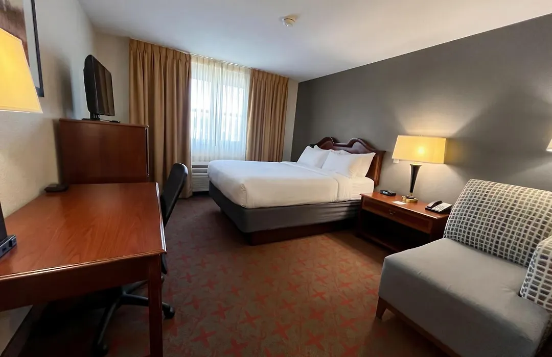 Harbor Winds Hotel (Adults Only)-1