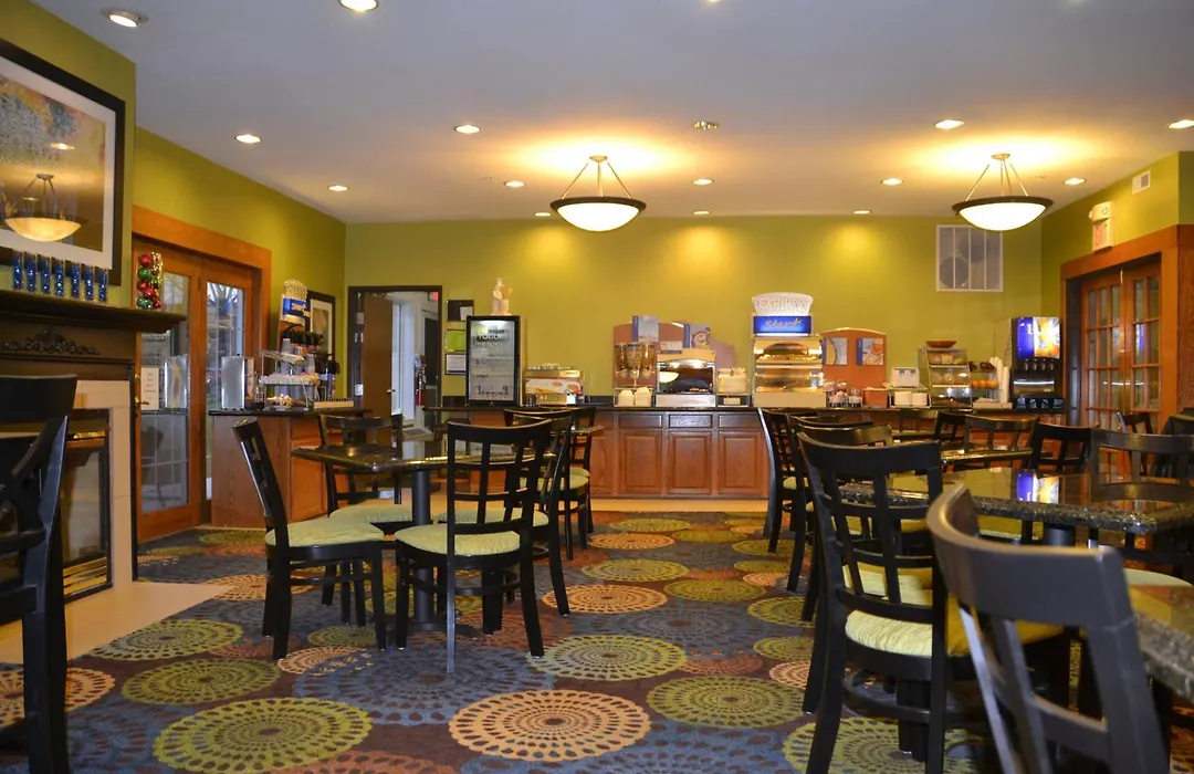 Holiday Inn Express Hotel & Suites Bloomington-Normal University Area By Ihg-1