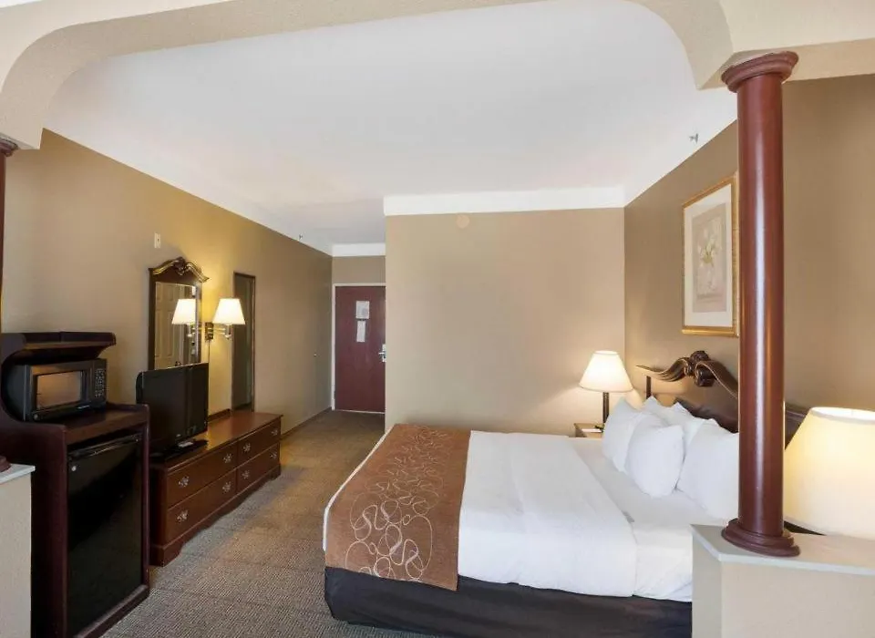 Comfort Suites Plainview-1