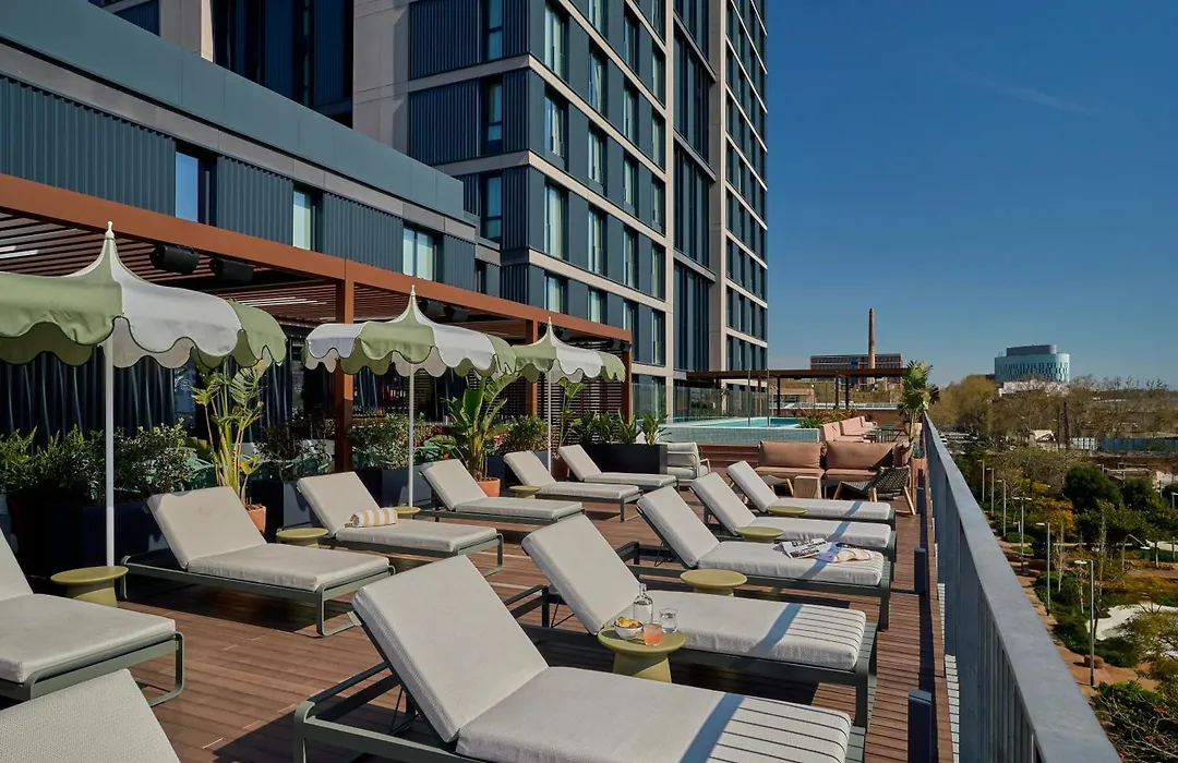 The Social Hub Barcelona Poblenou Extended Stay-1