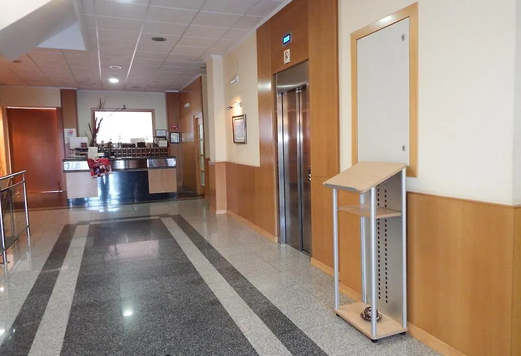 Hotel Isur Llerena-1
