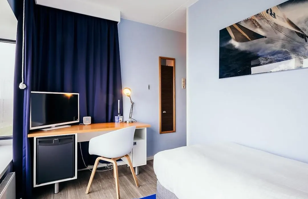 Delta Hotel-1
