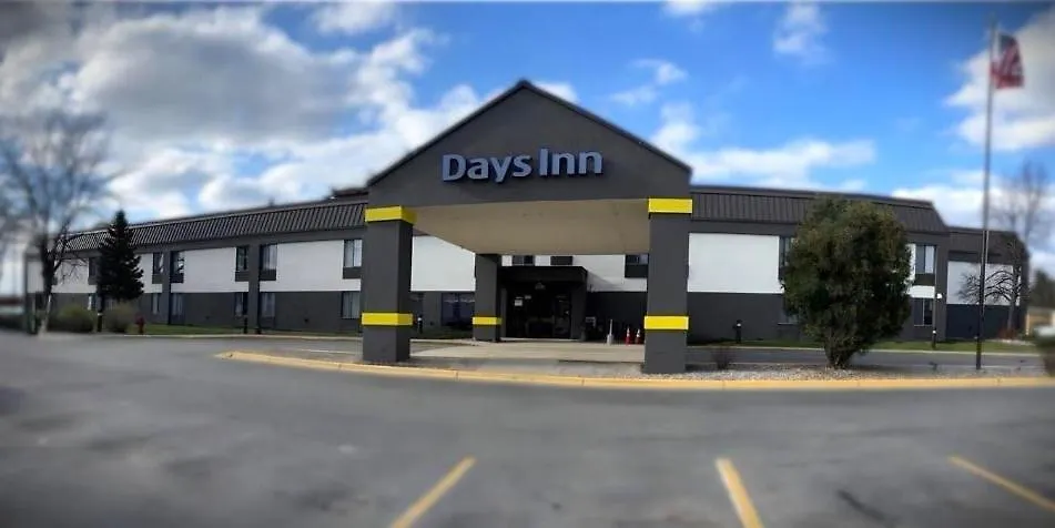Days Inn By Wyndham Fargo - West Acres-1