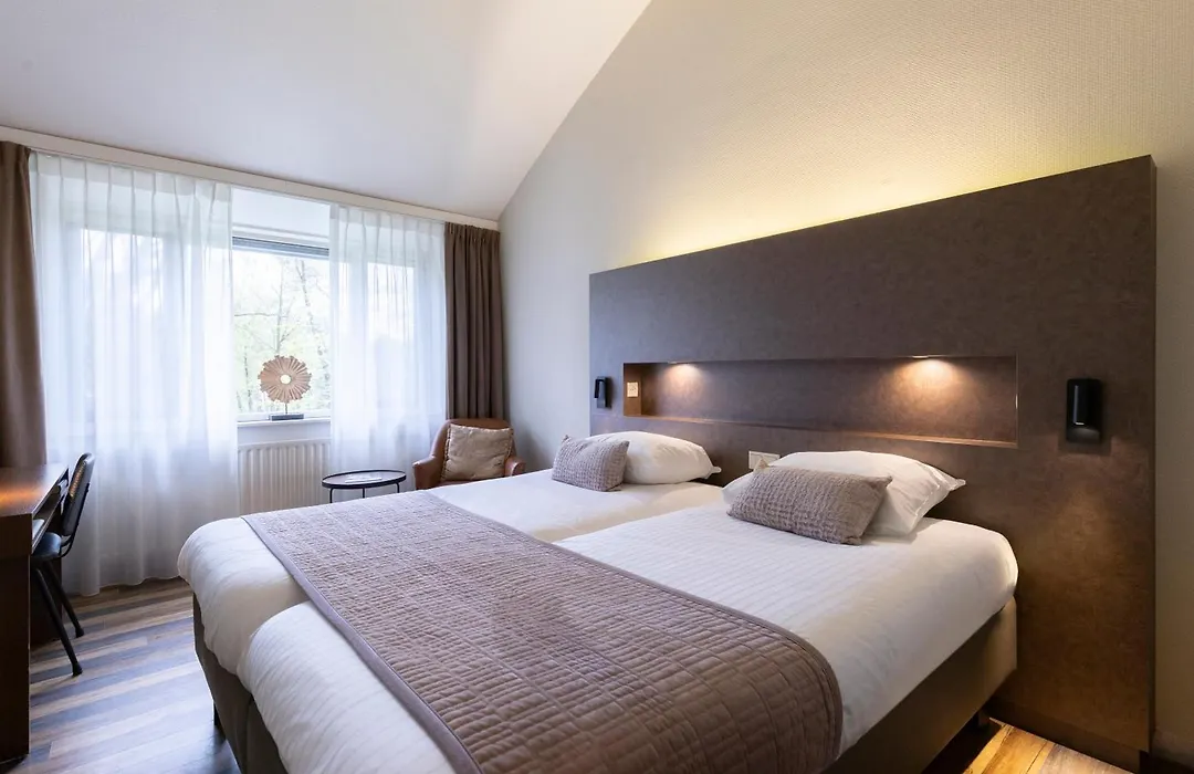 50|50 Hotel Belmont-1
