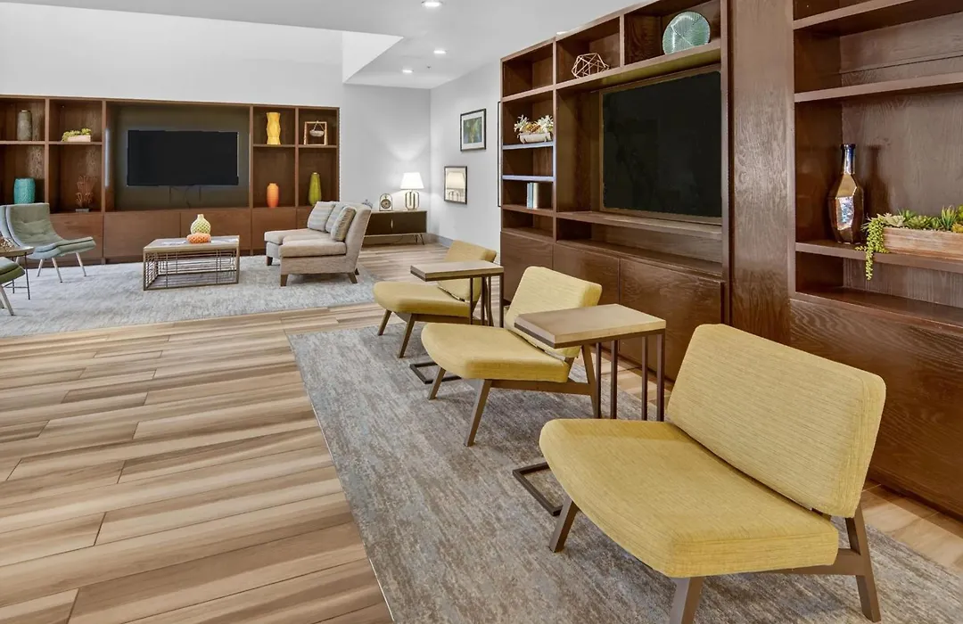 Holiday Inn And Suites Addison By Ihg-1