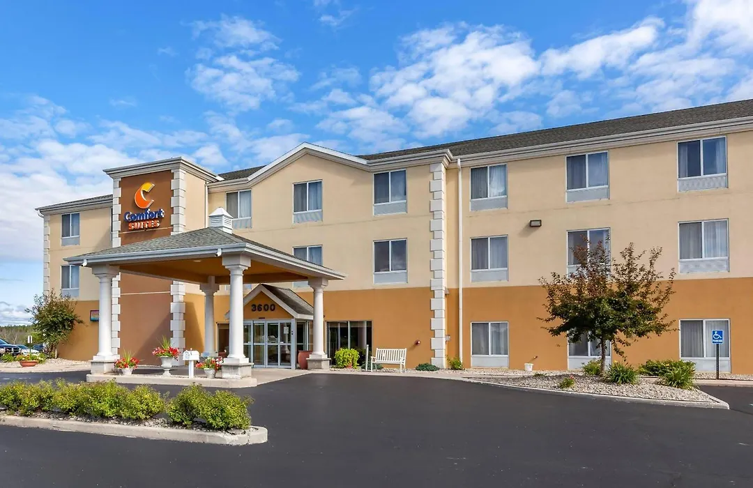 Comfort Suites Escanaba West-1