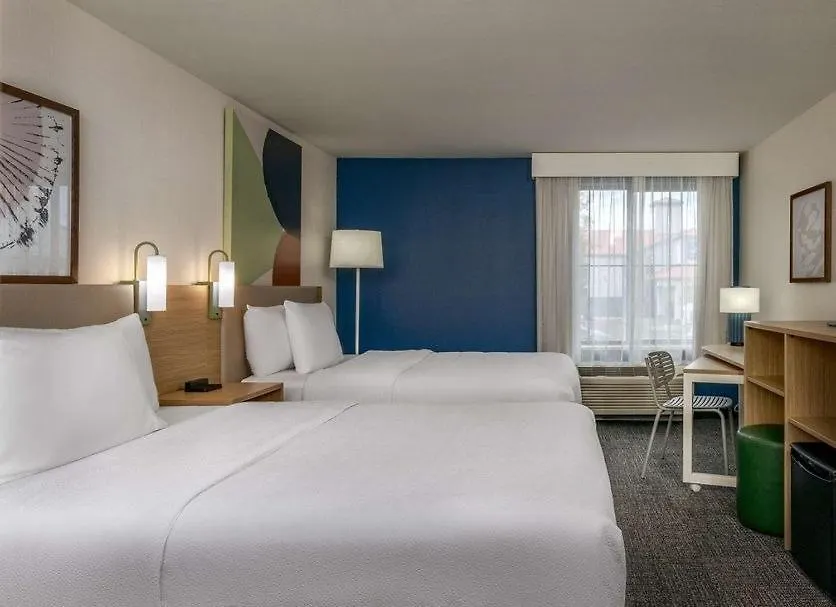 Spark By Hilton Louisville Airport-1