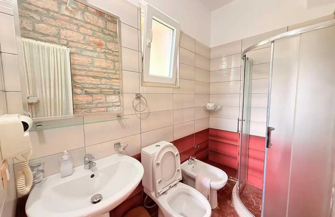 Aparthotel Paja Ksamil-1