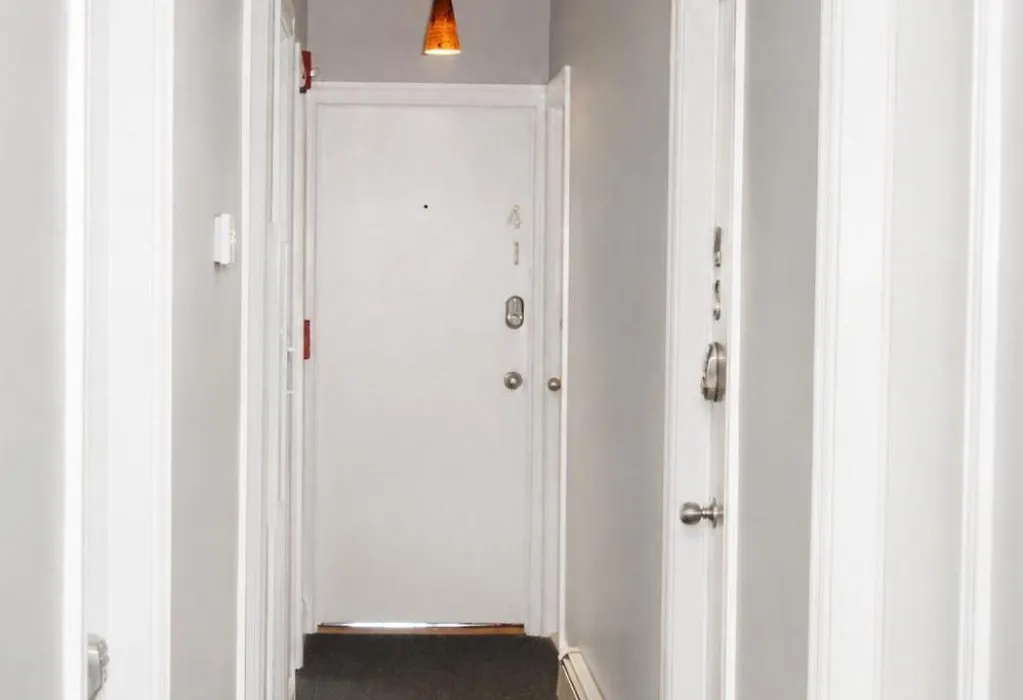 Charming Studio In Boston Brownstone, #44-1