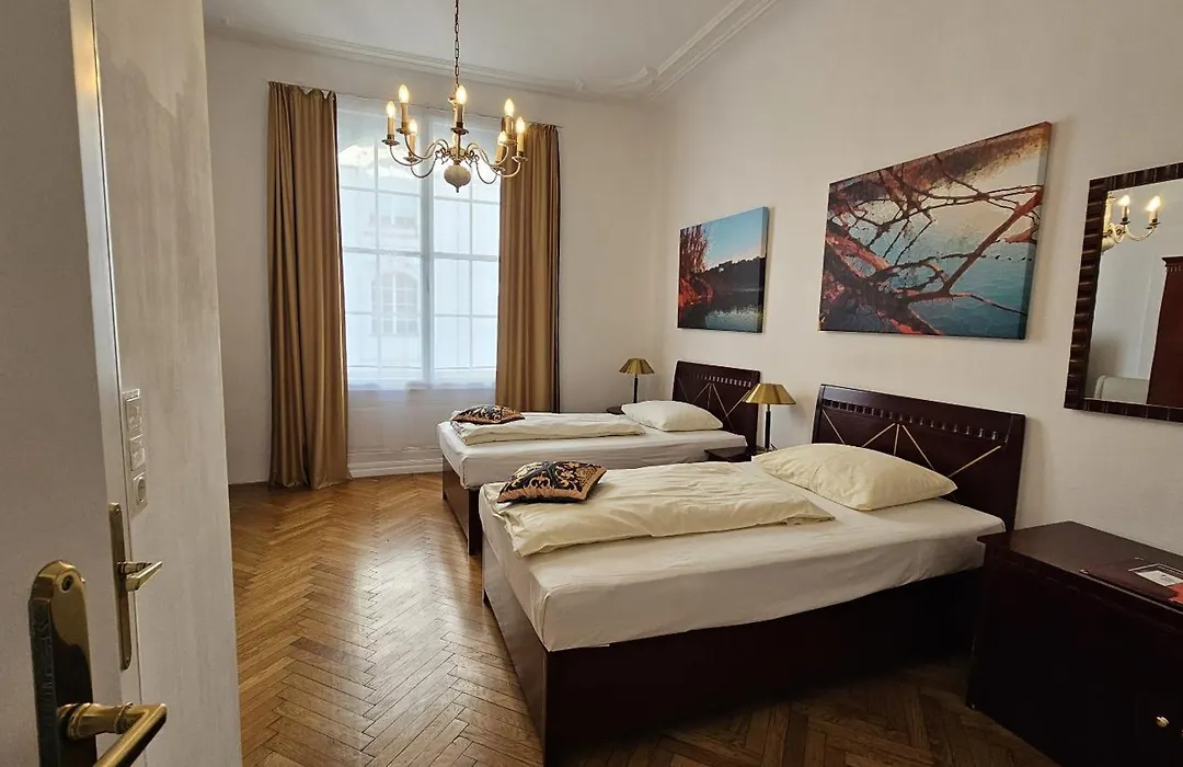 Hotel Pension Museum-1