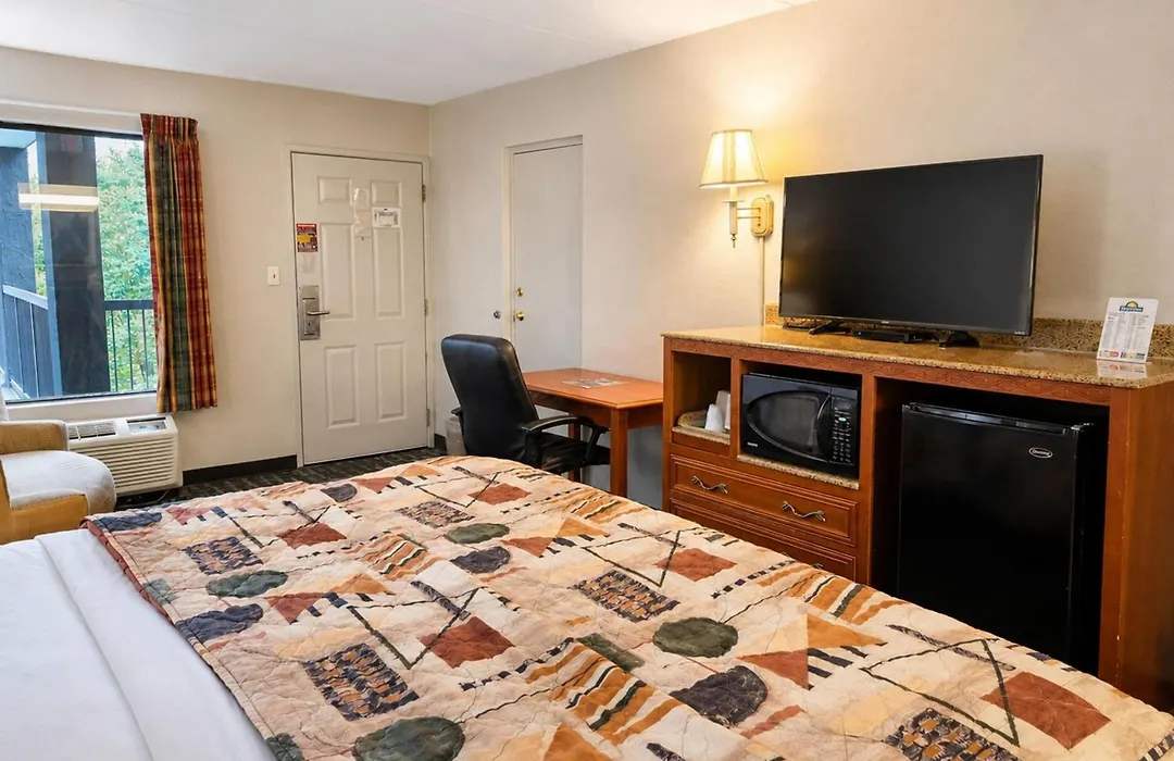 Days Inn By Wyndham Apple Valley Pigeon Forge/Sevierville-1