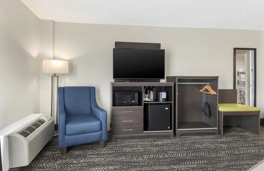 Best Western Plus Wausau Tower Inn-1