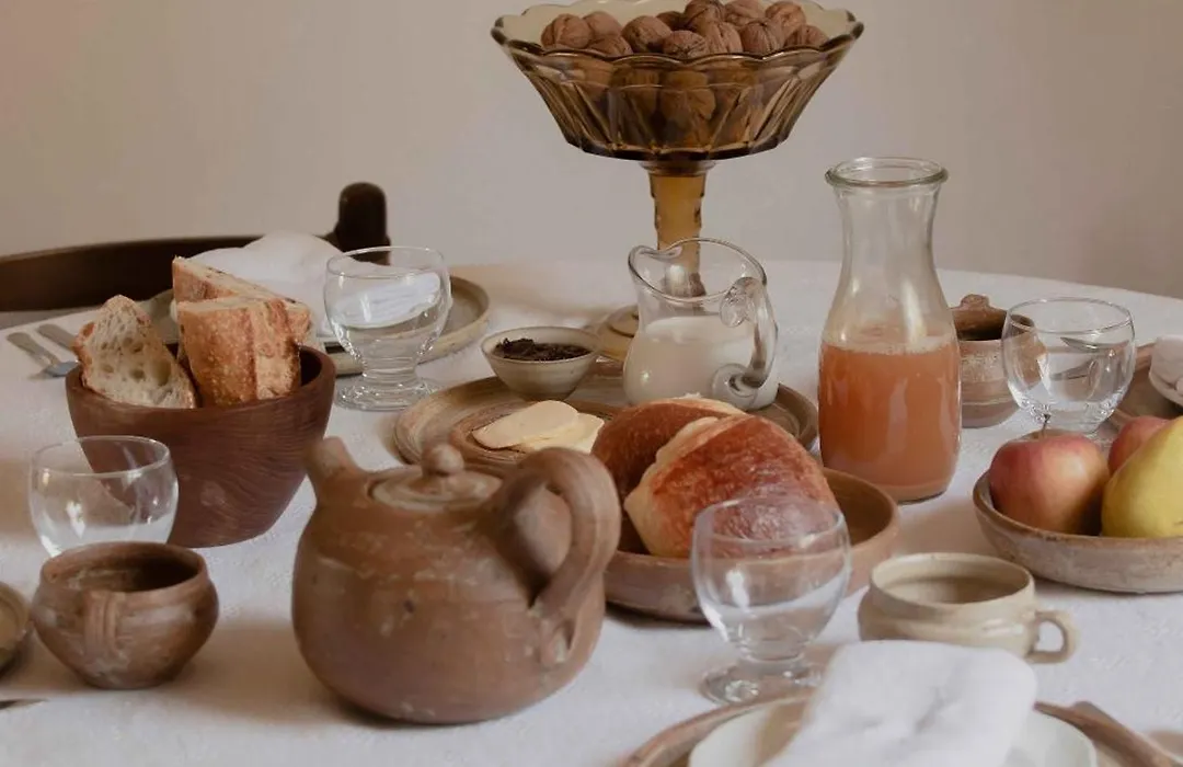 Maison Gamboia, 5 chambres d'hôtes de charme et résidence d'artistes, au calme, vaste jardin fruitier-1