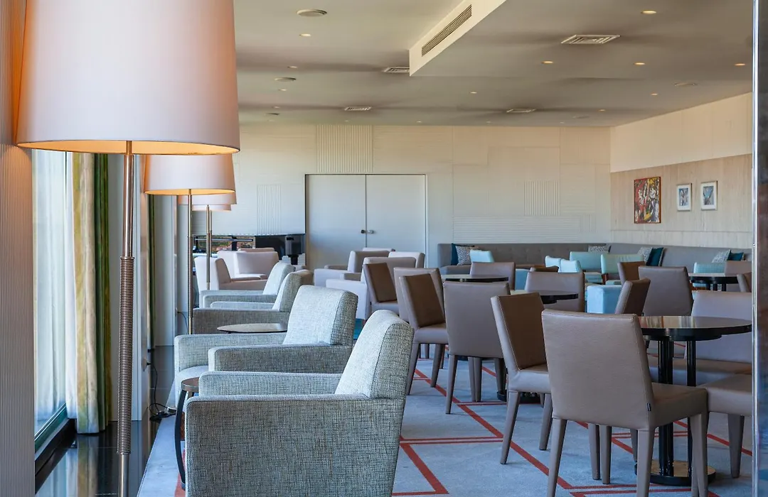 Hotel De Guimaraes Business & Spa-1