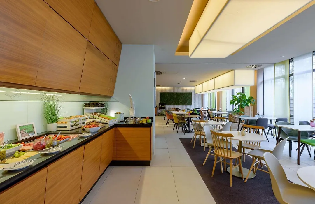 Novotel Nuernberg Am Messezentrum-1