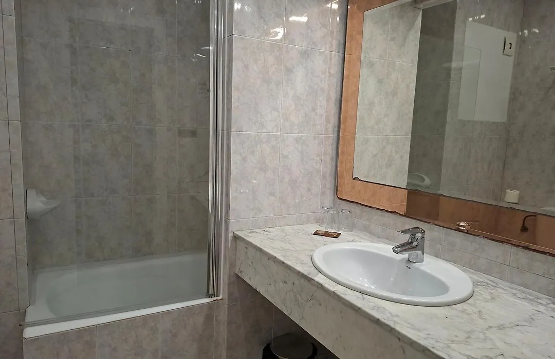 Hotel 153-1