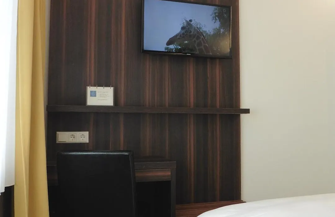 Hotel Empire-1