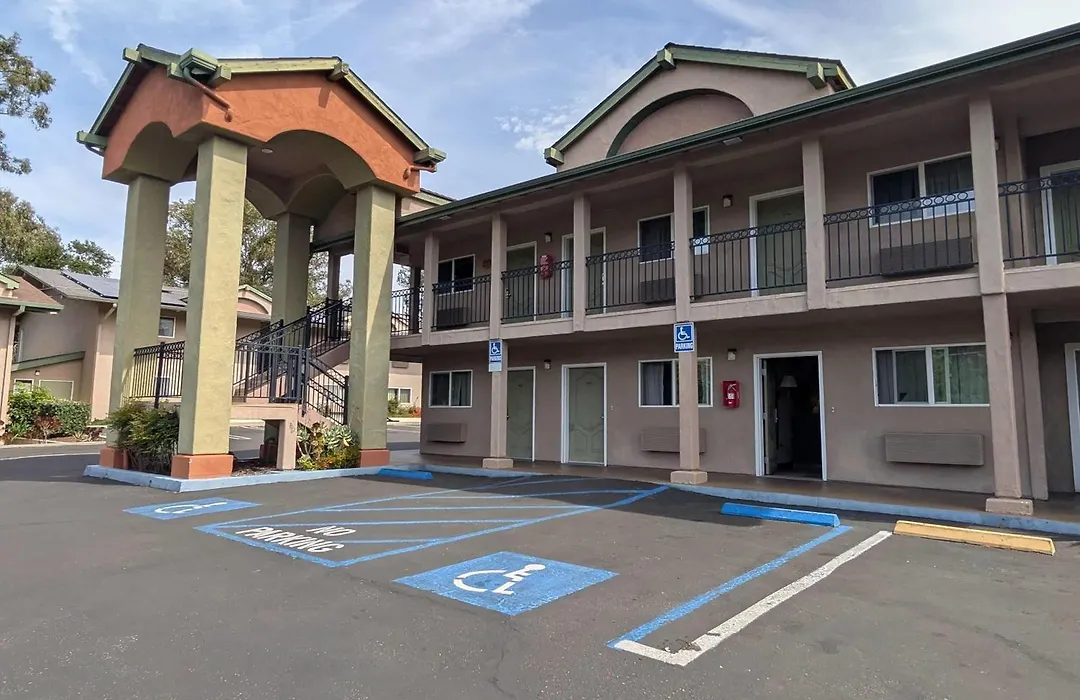 Olive Tree Inn & Suites, A Howard Johnson By Wyndham-1