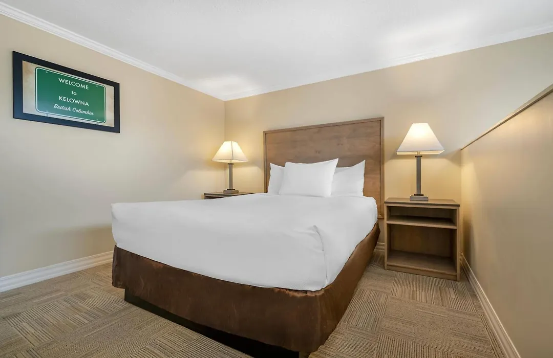 Econo Lodge Inn & Suites-1