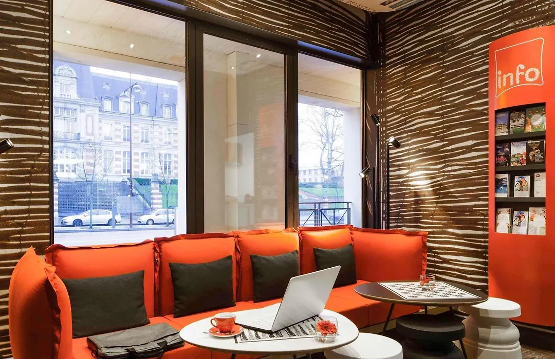 ibis Versailles Château-1
