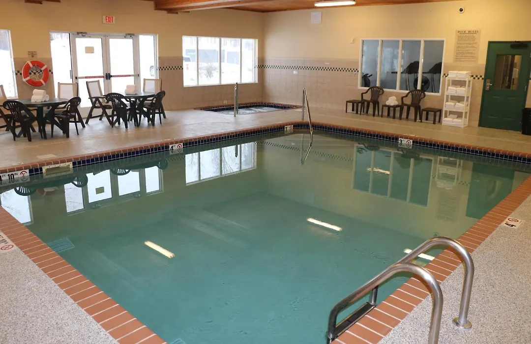 Holiday Inn Express & Suites Marquette By Ihg-1