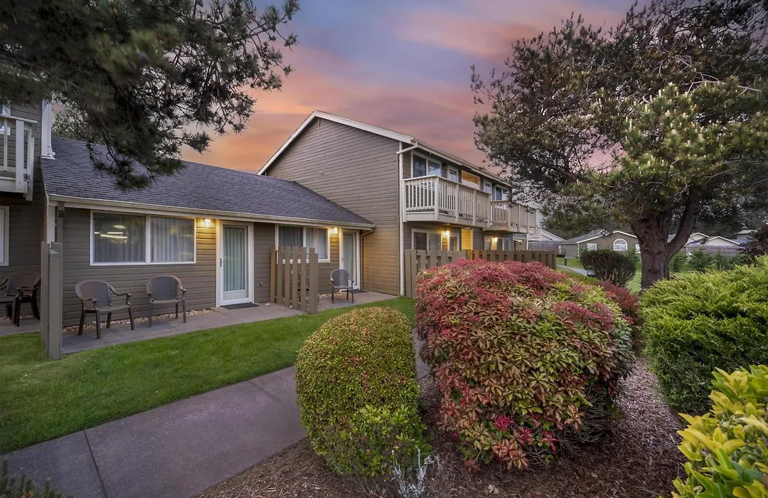 Best Western Inn At Face Rock-1