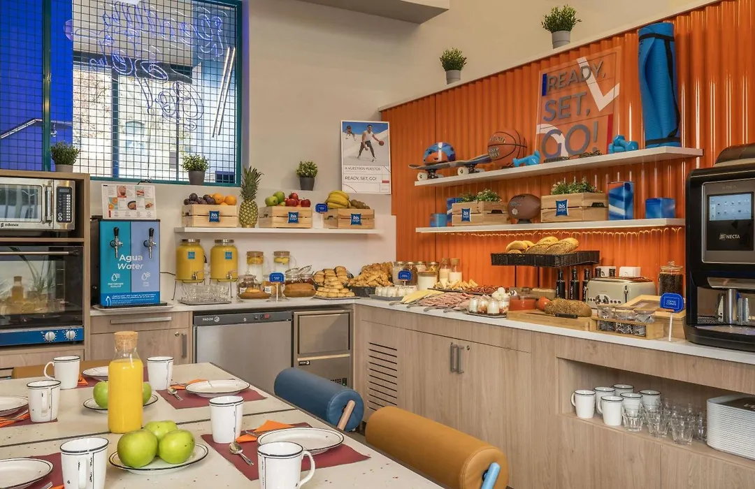 Ibis Budget Valencia Centro Puerto-1