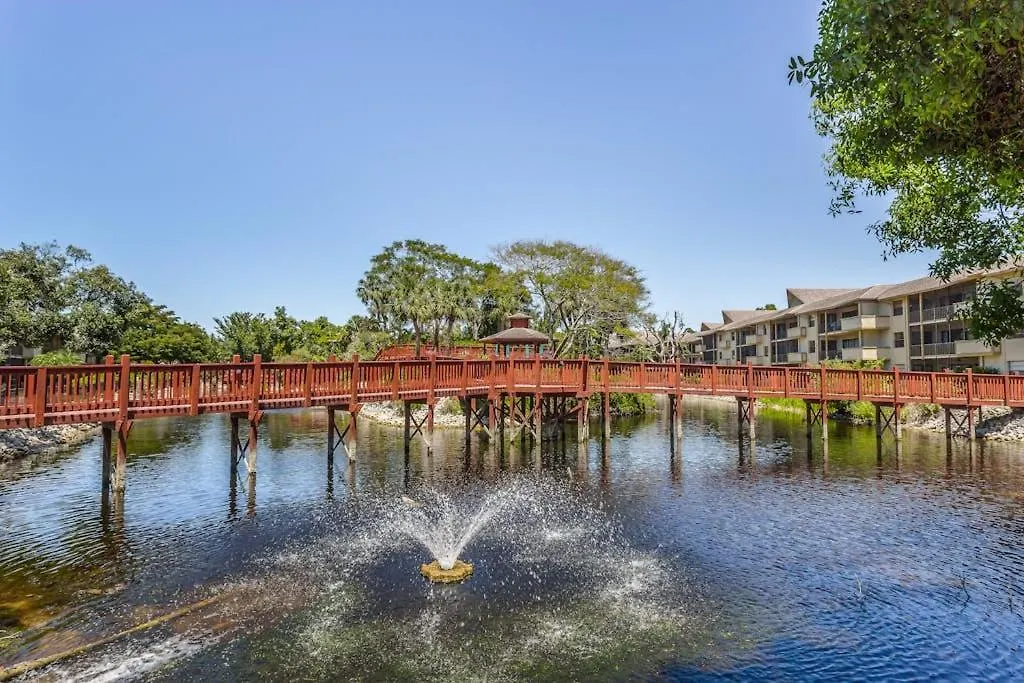 Fabulous Park Shore Condo-1