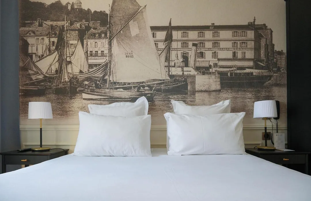 Best Western Le Cheval Blanc -Centre- Vieux Port-1