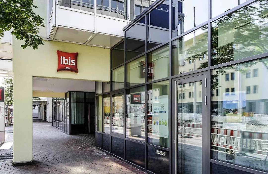 Ibis Augsburg Hauptbahnhof-1
