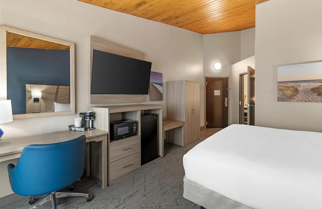 Best Western Plus, The Inn At Hampton-1