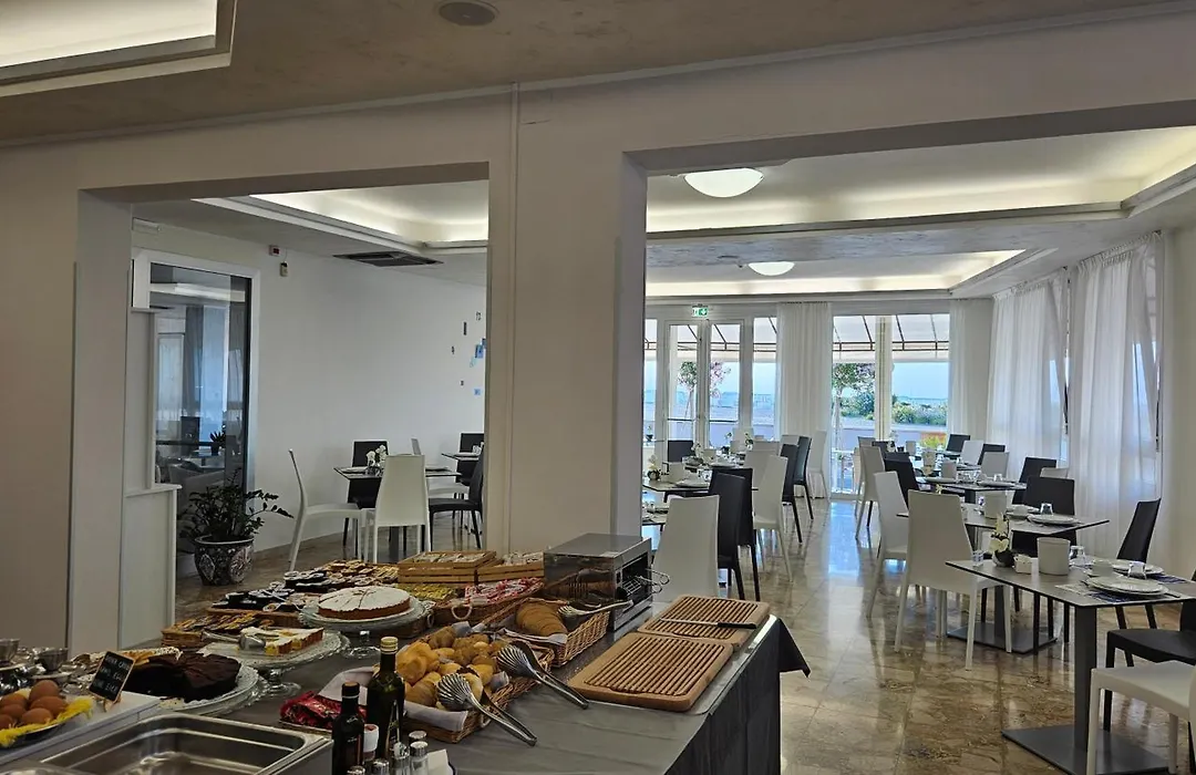Hotel Linda-1